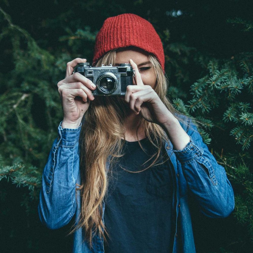 The original photo, with its background
